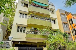 Alaya Stays Saffron Breeze Apartment With Common Living & Lift