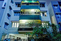 Alaya Stays Saffron Breeze Apartment With Common Living & Lift