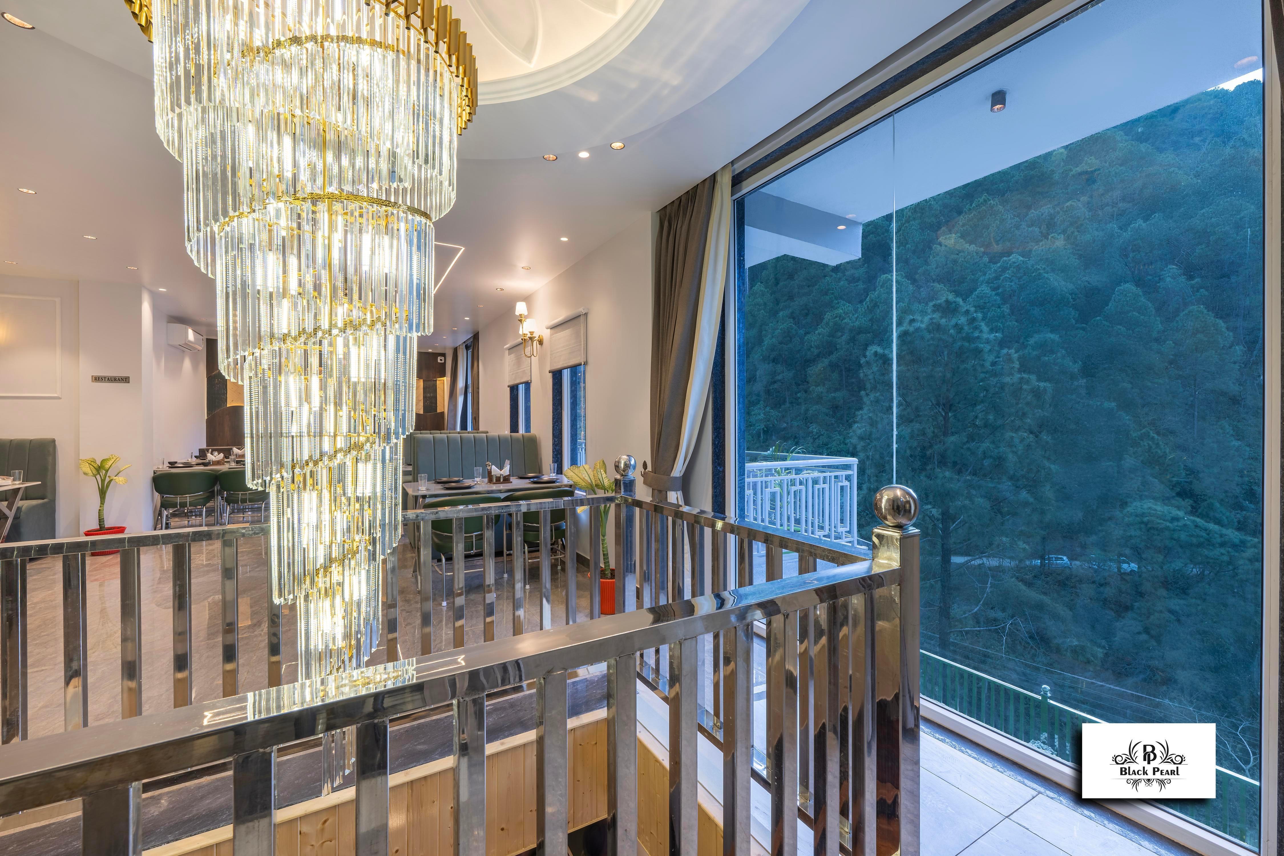 Suite Room with Mountain view   Sparklewoods - Tap to explore photos