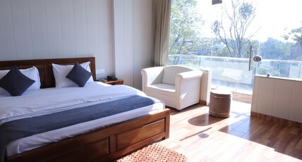 The Castle's Inn Room Type - Deluxe Hill View