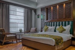 GOLDEN NEST | ROOM IN AN APARTMENT