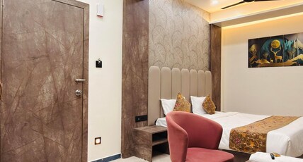 HOTEL RADHE JUNAGADH Room Type - Suite room with balcony