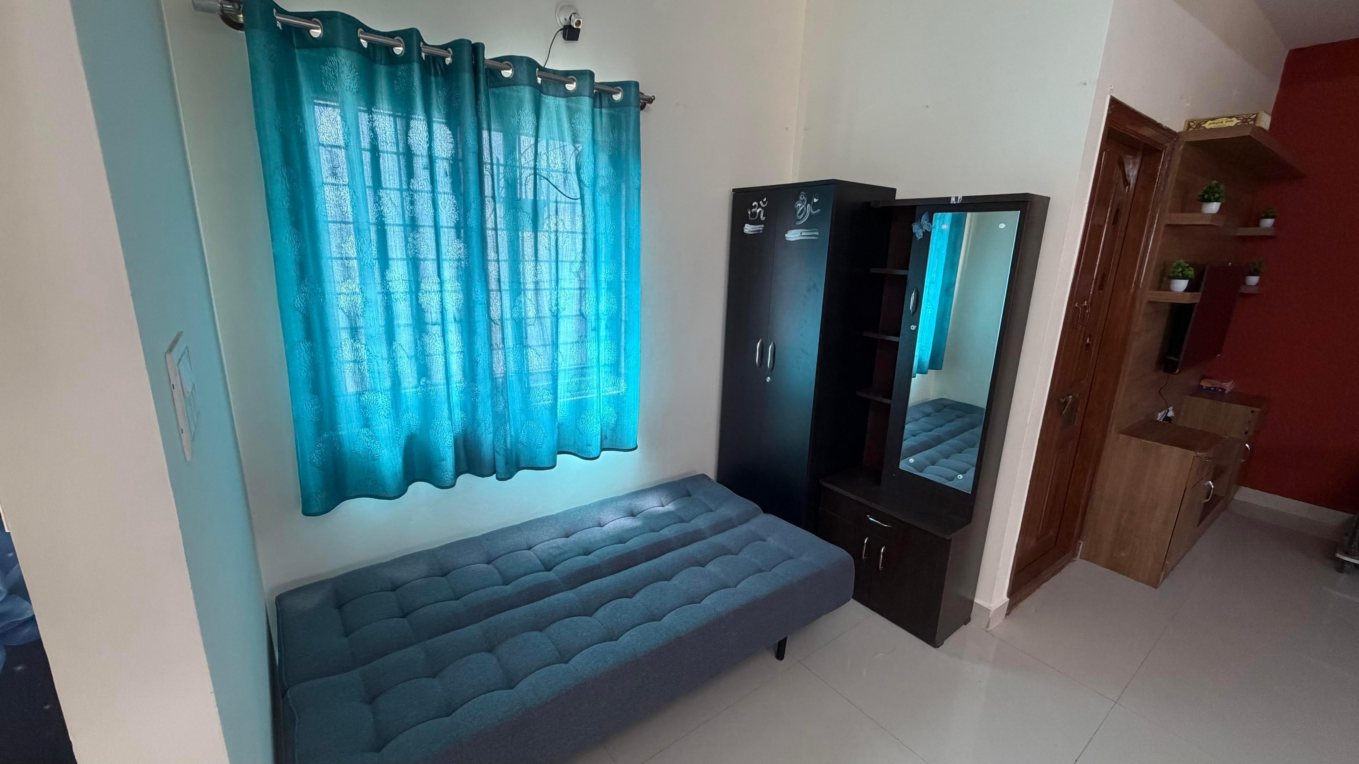 Spacious 2BHK near Wipro Kodathi Couple friendly - Tap to explore photos