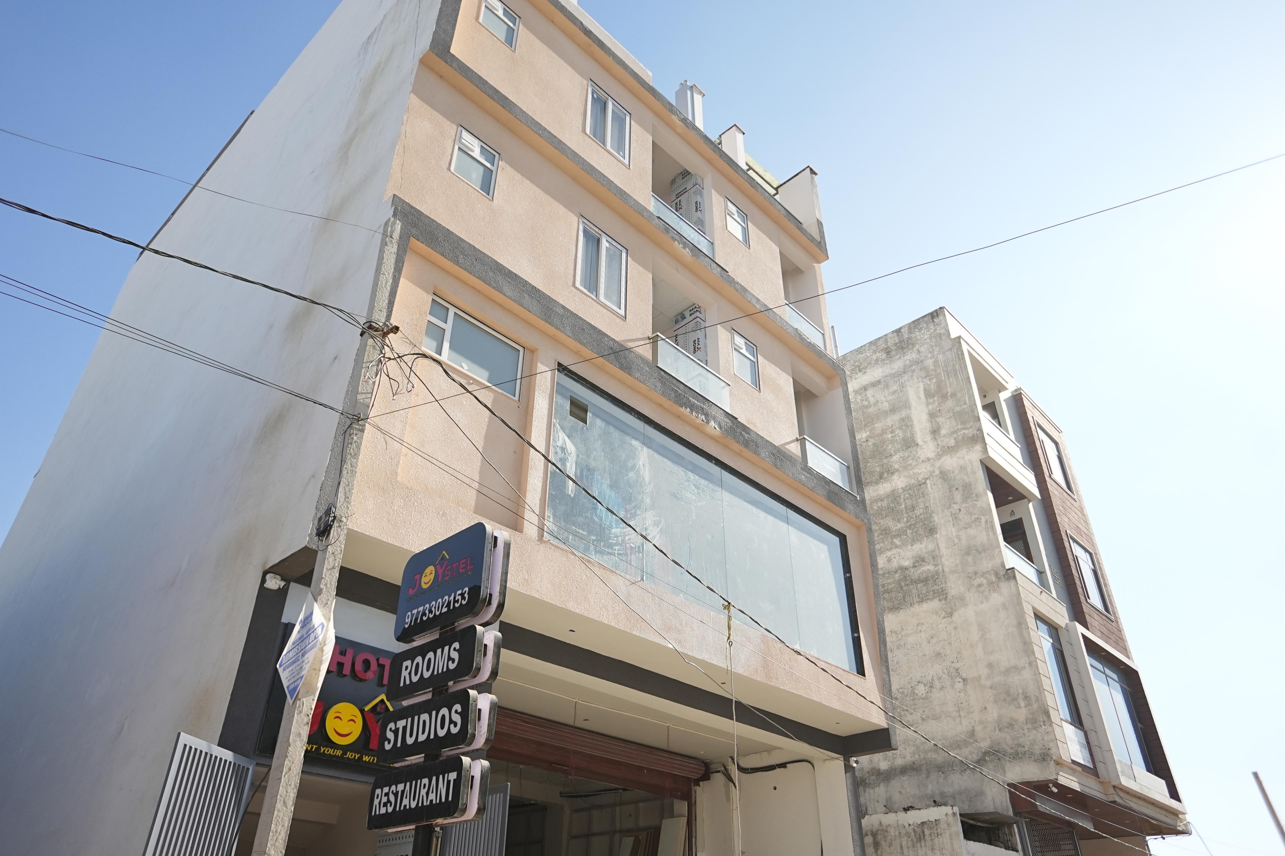 Hotel Joystel - Tap to explore photos