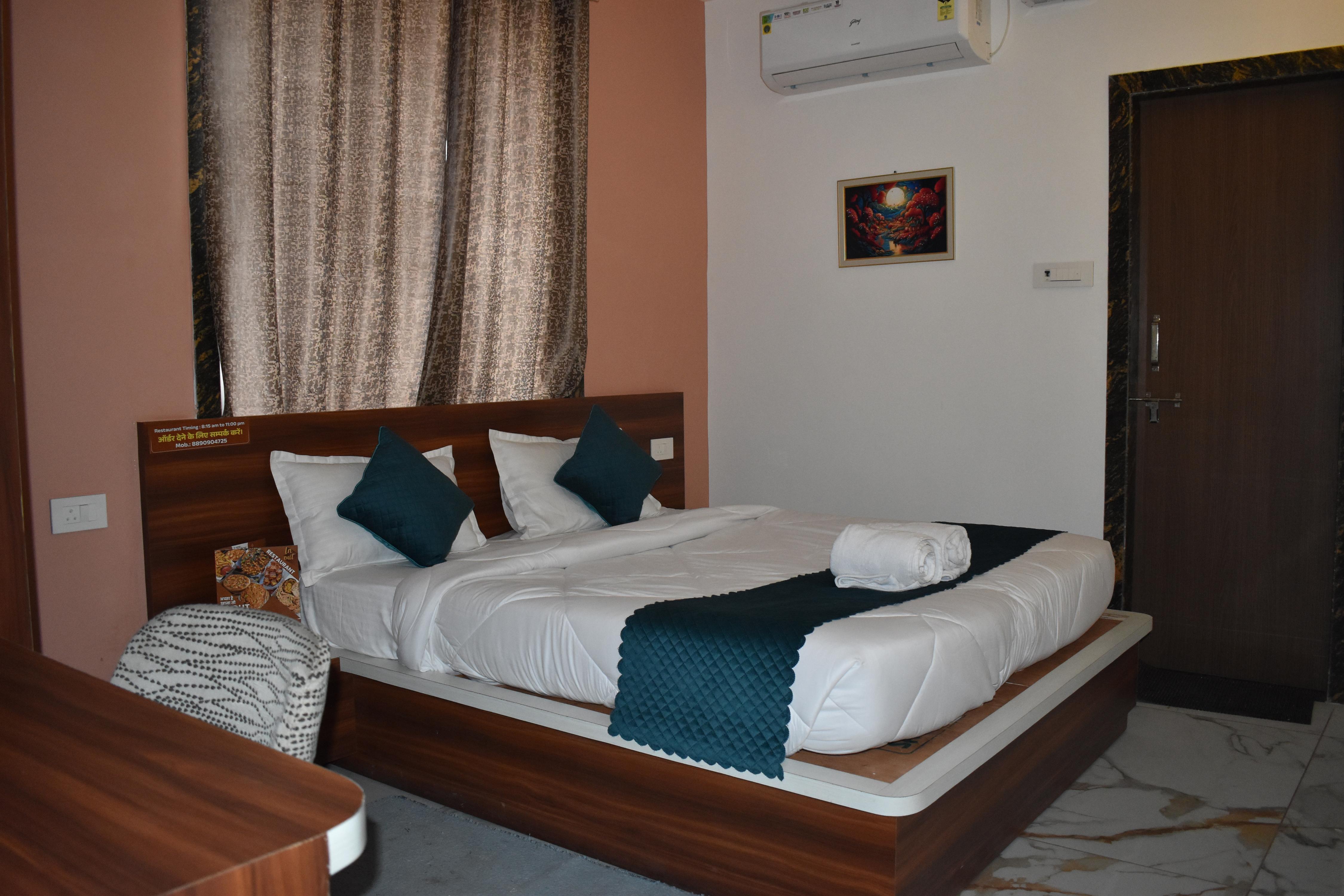 Hotel Elevate Room Type - Classic Bed Room