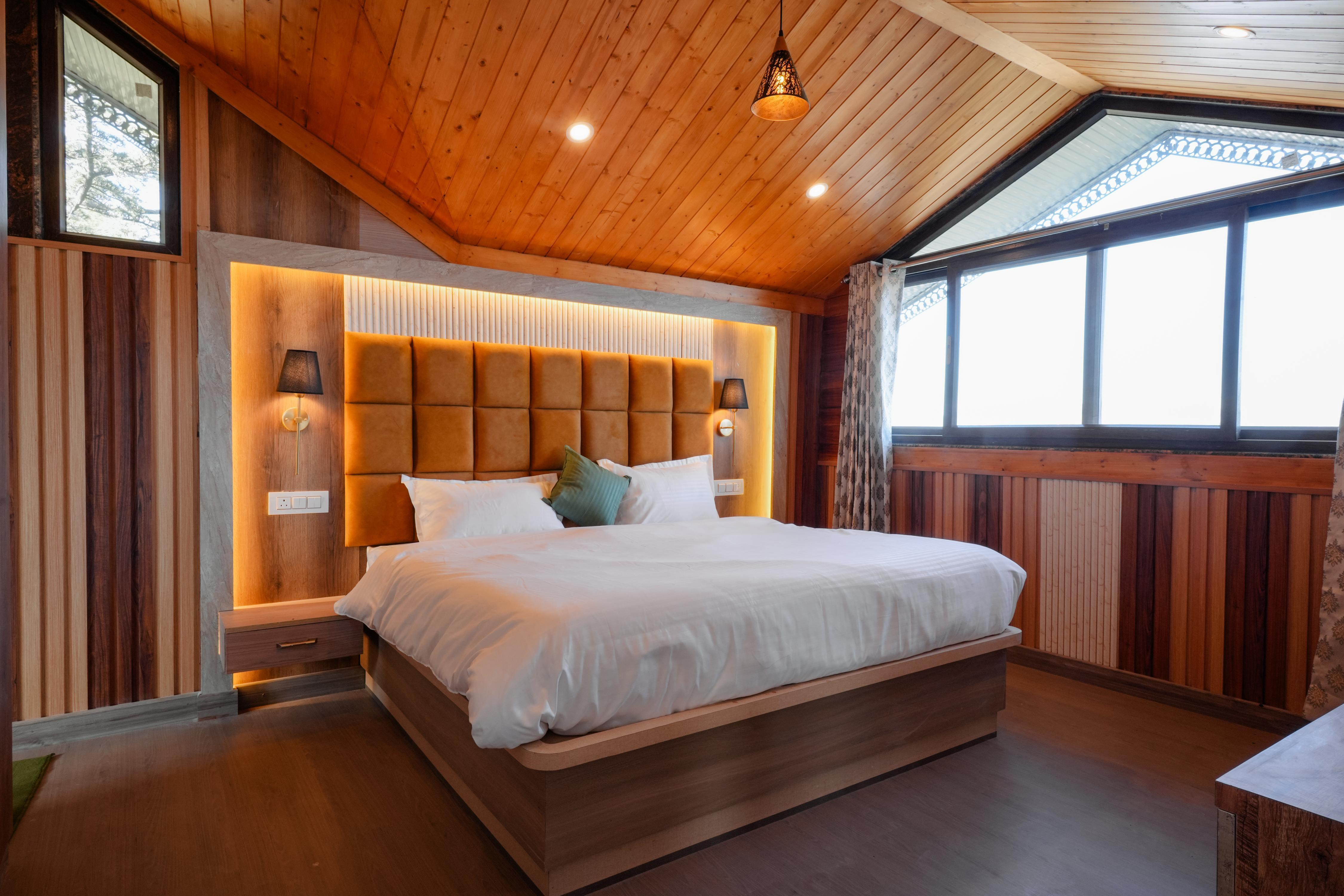 Cloverleaf Stays Room Type - The Attic