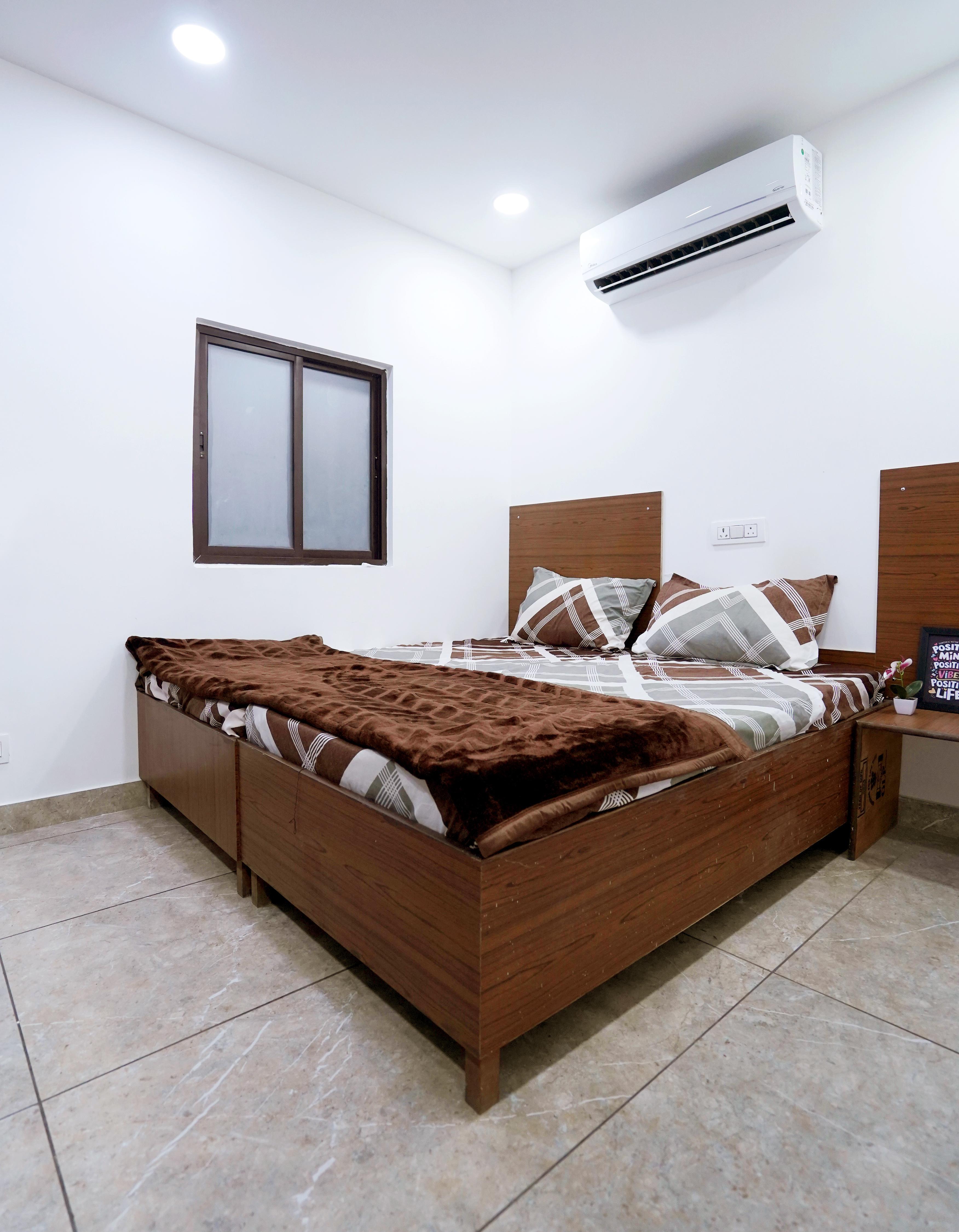 Flexibay boys hostel north campus - Tap to explore photos