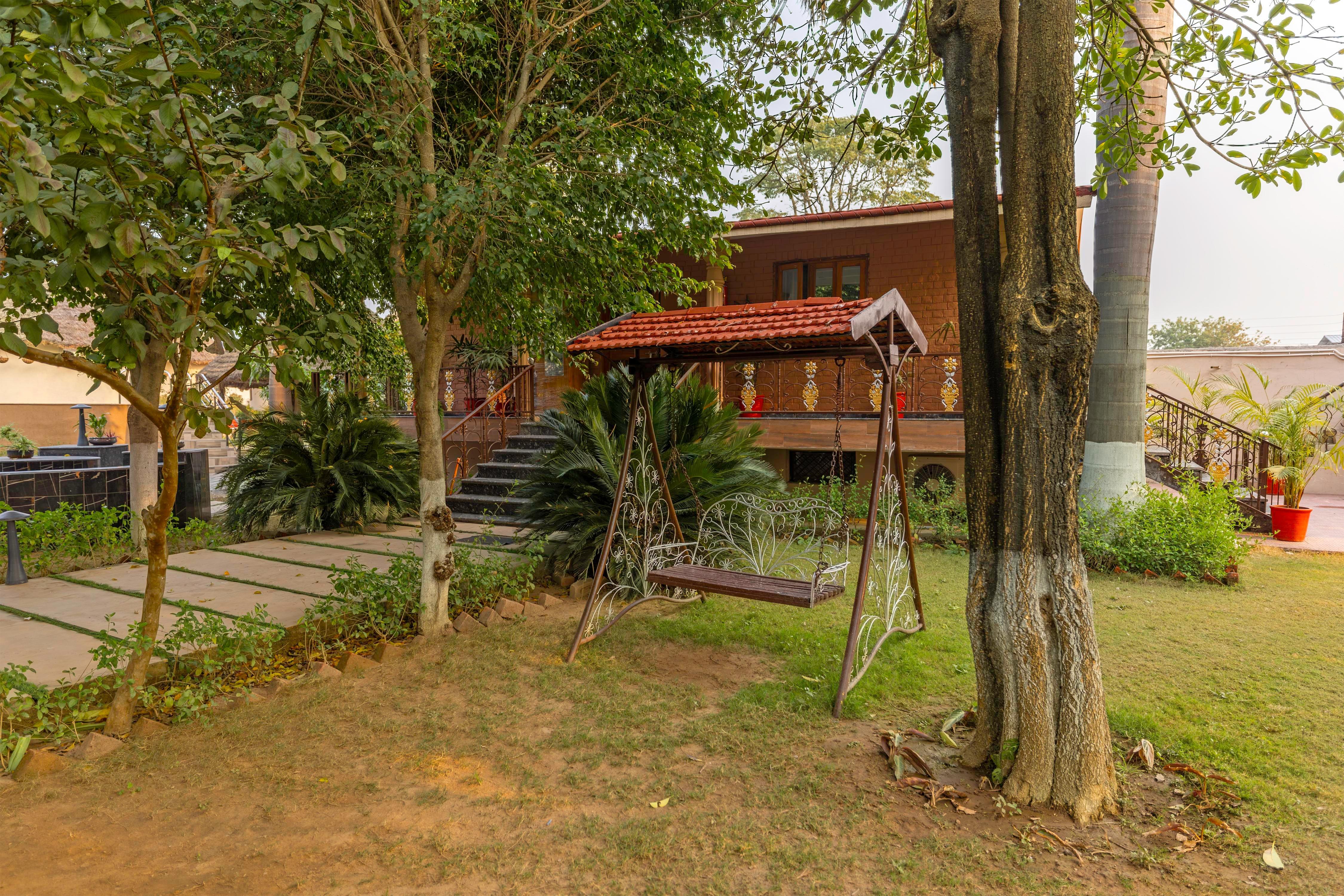 Forest Mud Villas