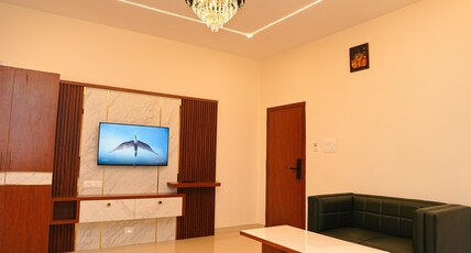 Hotel Yathra Athithya Room Type - Suite room with balcony