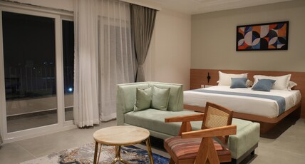 Kolas Grand - Hotel & Convention Center Room Type - Premier City View King Suite with Balcony
