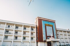 HOTEL MEENA RESIDENTIAL PALACE