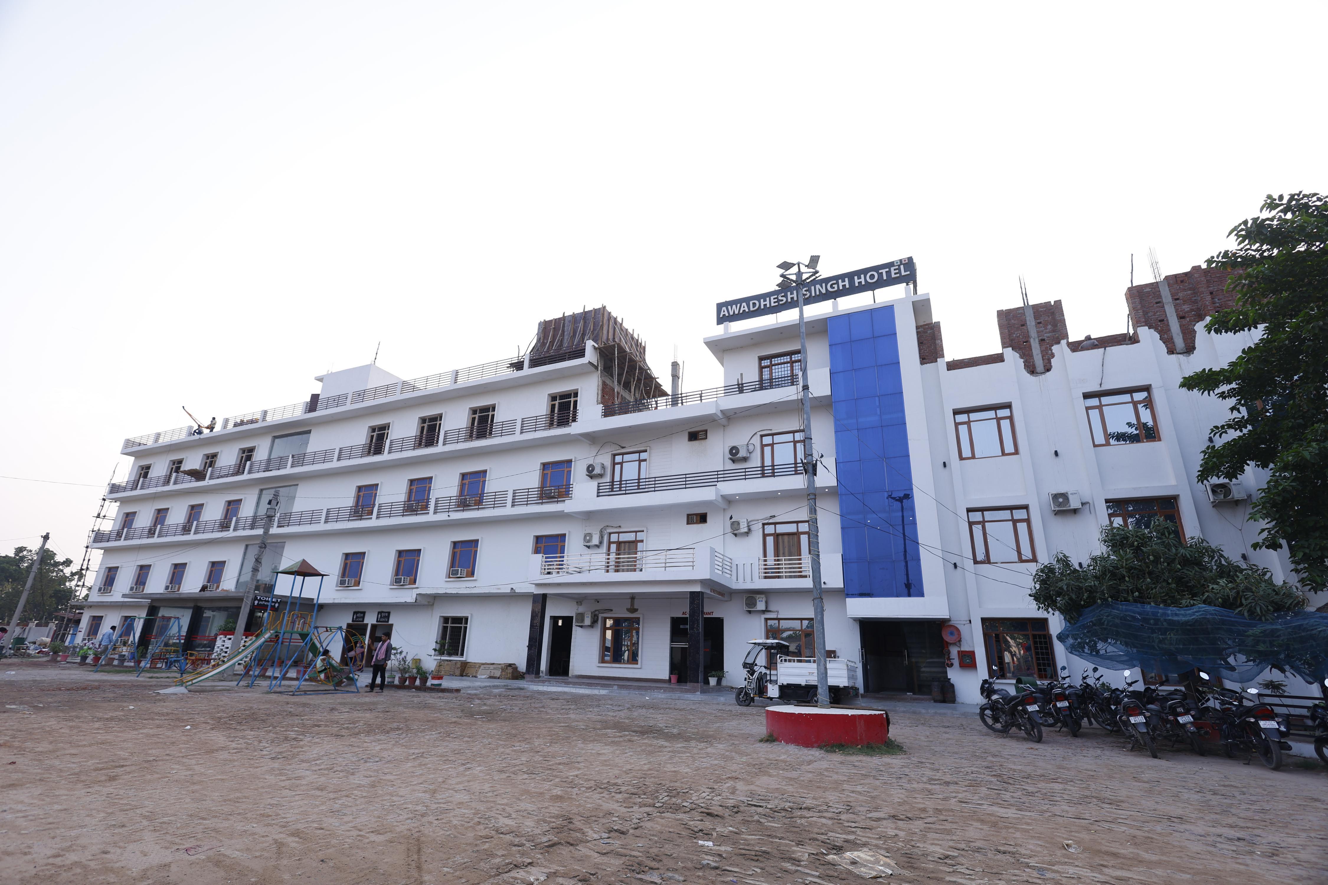 New Awadhesh Singh Hotel (M/S Singh Dhaba) - Tap to explore photos