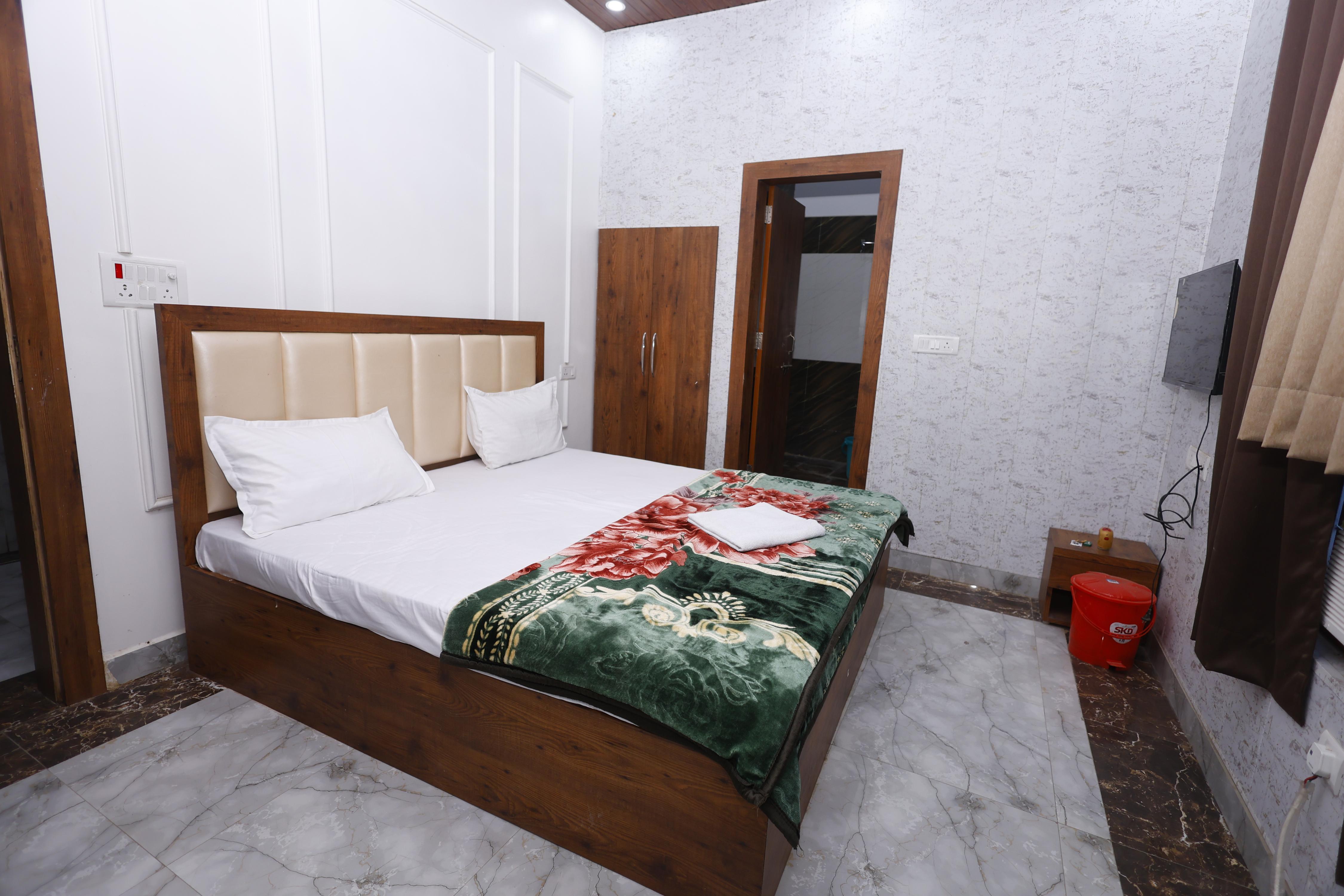 New Awadhesh Singh Hotel (M/S Singh Dhaba) - Tap to explore photos