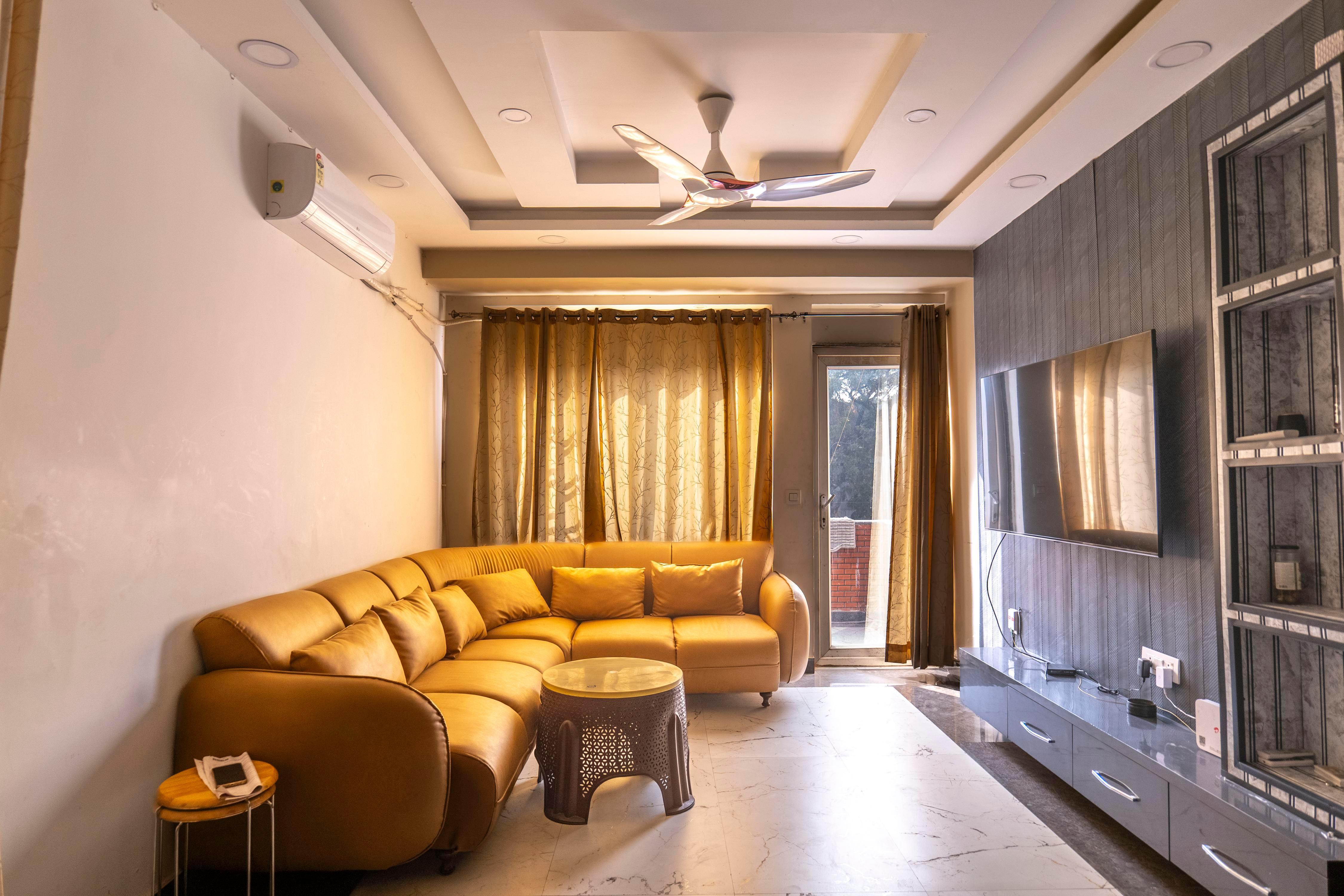 Fully loaded 3 BHK flat on Club road Punjabi Bagh - Tap to explore photos