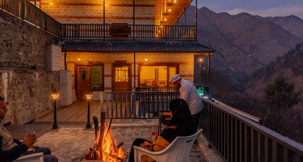 SaffronStays The Tirthan House Balcony View Room Type - SaffronStays The Tirthan House Balcony View