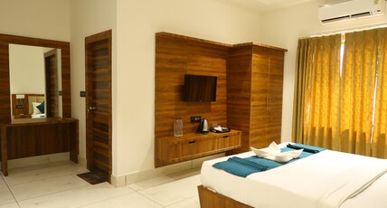 Corbett Caves Resort Room Type - Family Suite