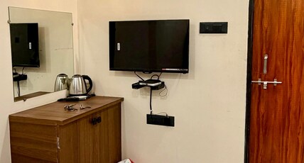 Hotel Gurukripa Palace Room Type - AC STANDARD