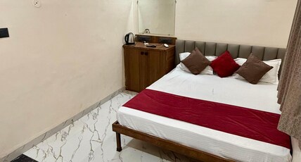 Hotel Gurukripa Palace Room Type - AC DELUXE