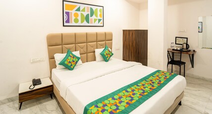 Treebo Shridhar Stay, 2.6 km from Indore Junction Room Type - Standard Room