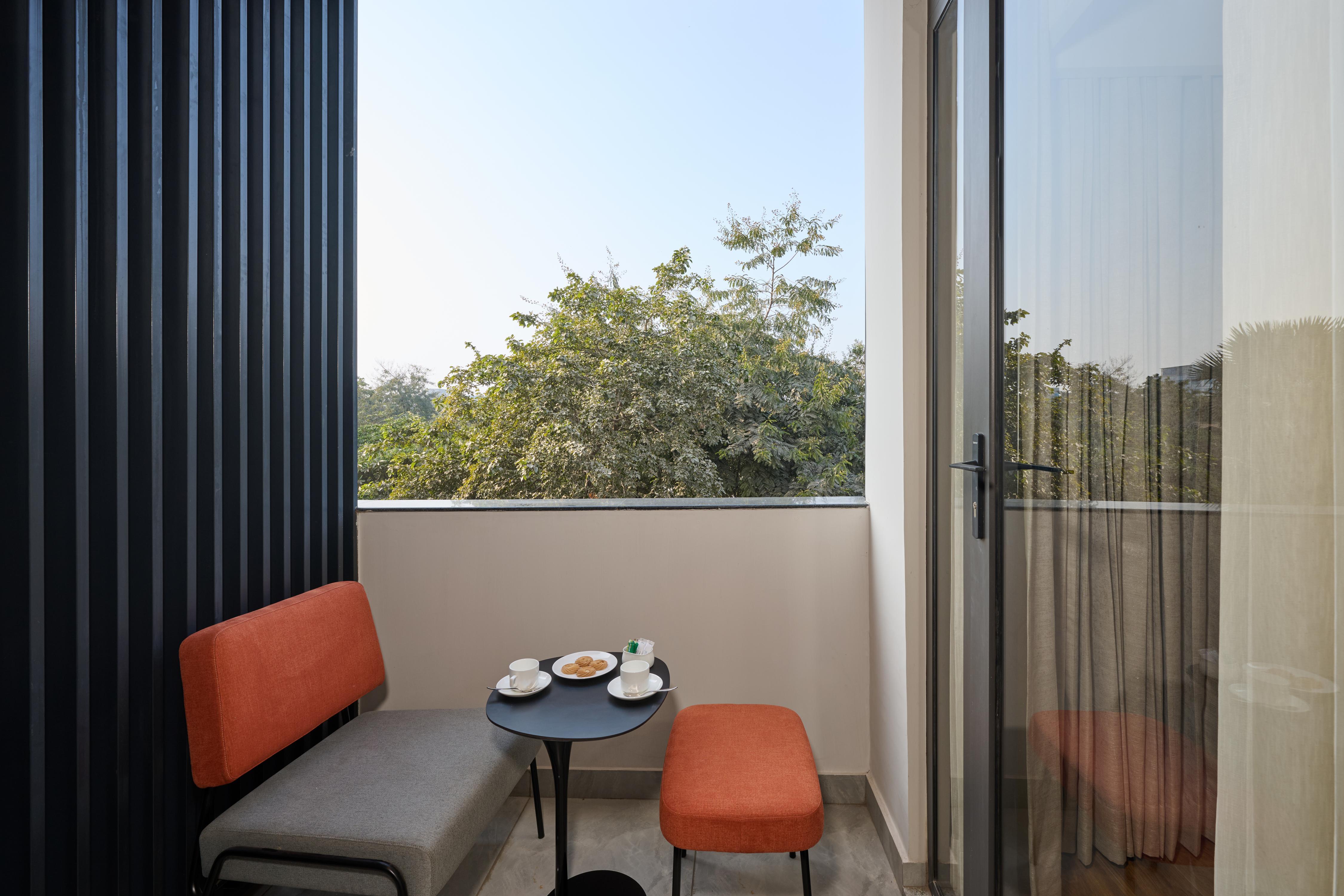 Tulip inn Gurgaon (Near Medanta Hospital) - Tap to explore photos