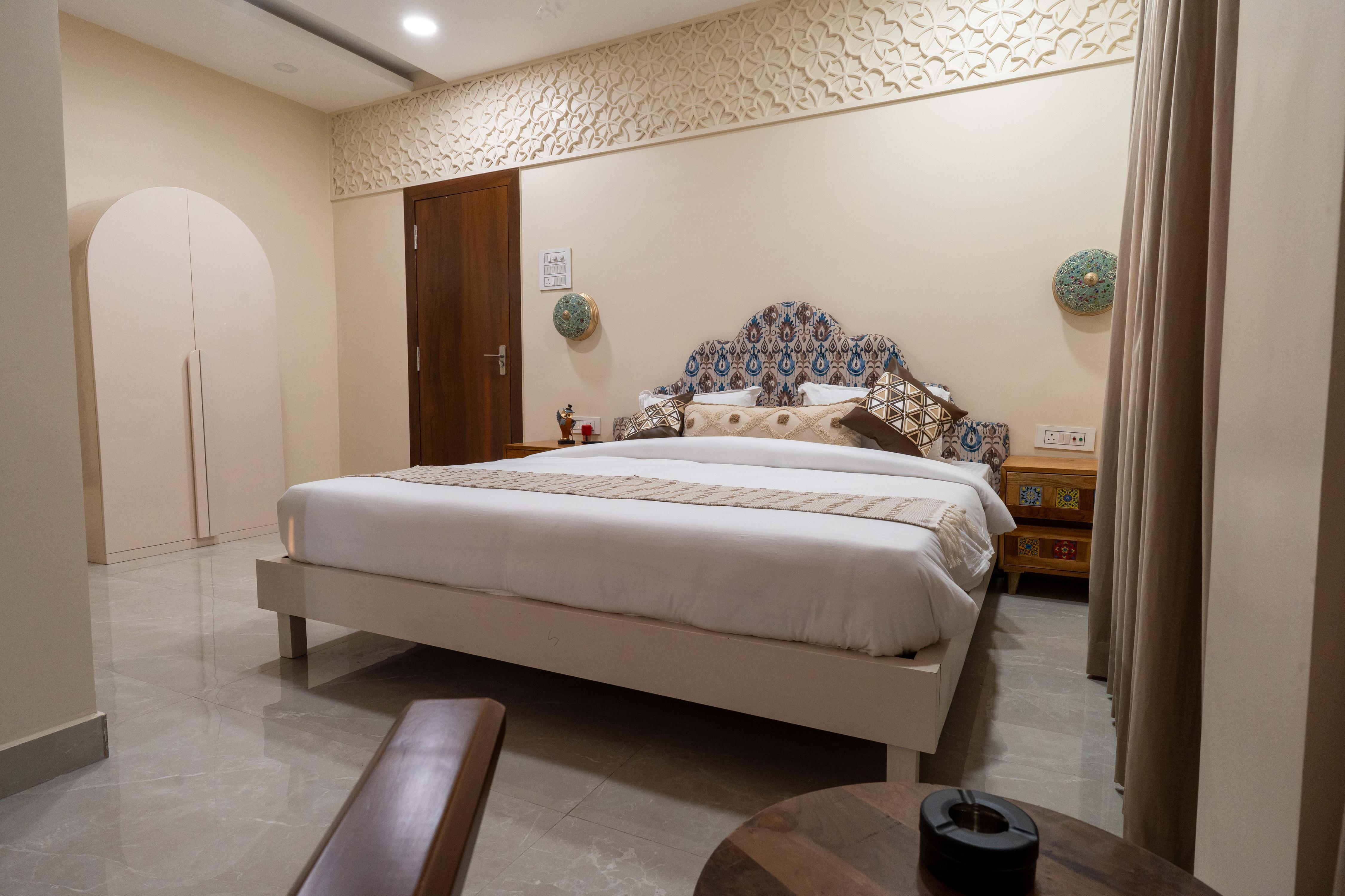 La Vida Eclectic Suites - Tap to explore photos