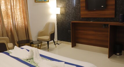 AmarVandana Palace Room Type - Suite Room