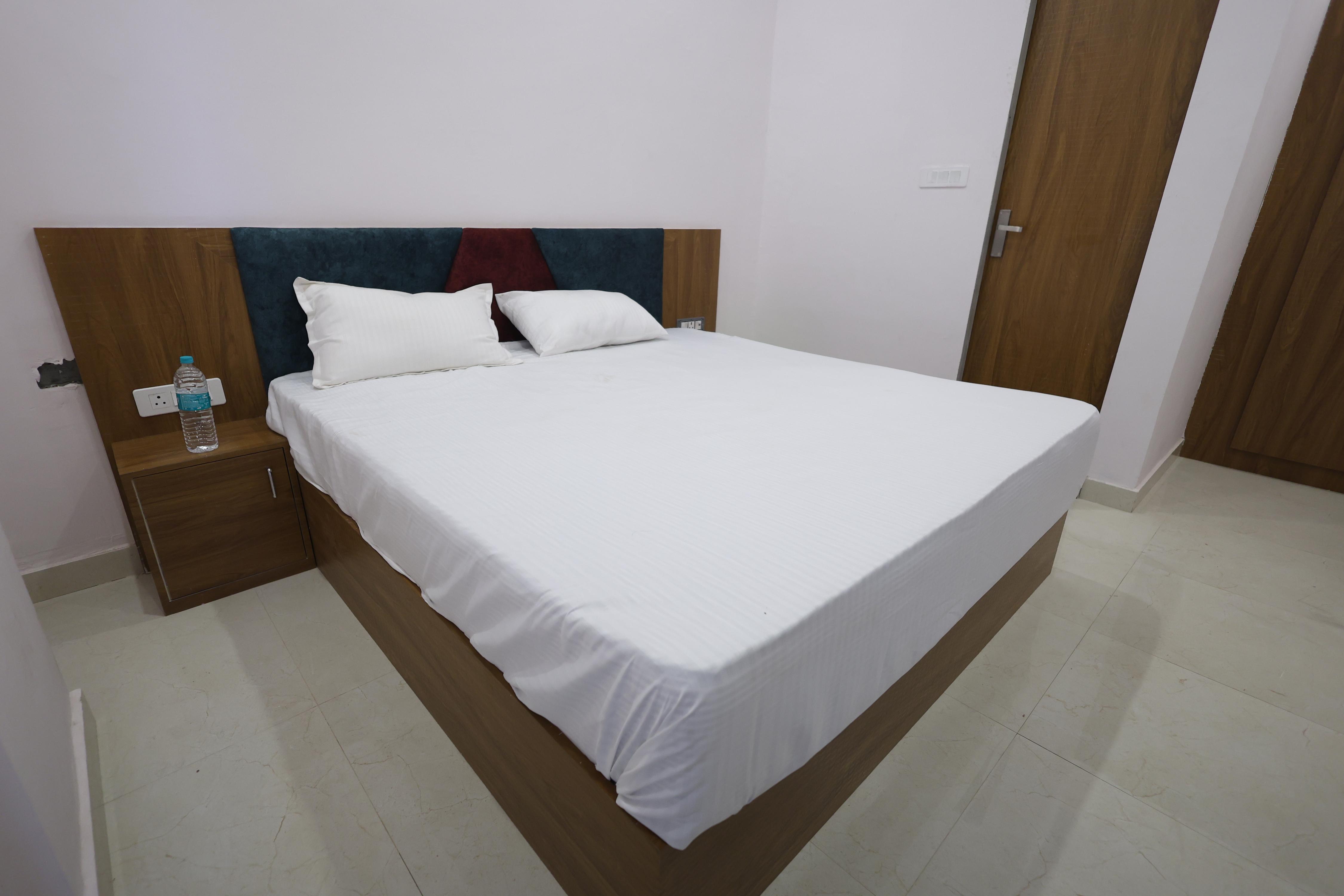 KANCHAN KOTHI Room Type - STANDRAD AC ROOM