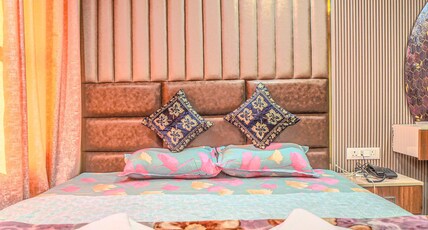 Hotel Sahil, City Centre - Lal Chowk Room Type - Deluxe Room with AC