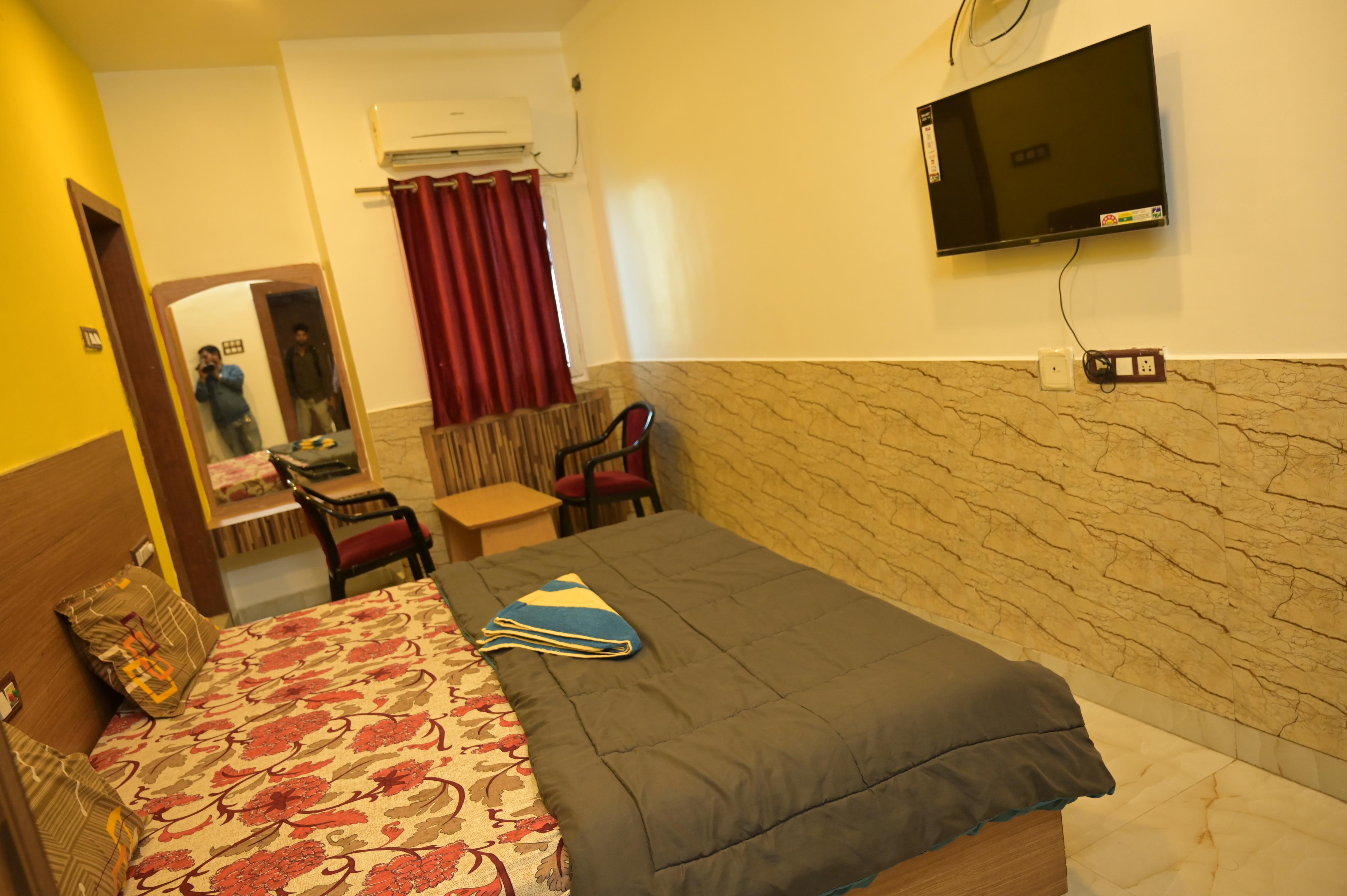 Nirmalya Guest House - Tap to explore photos