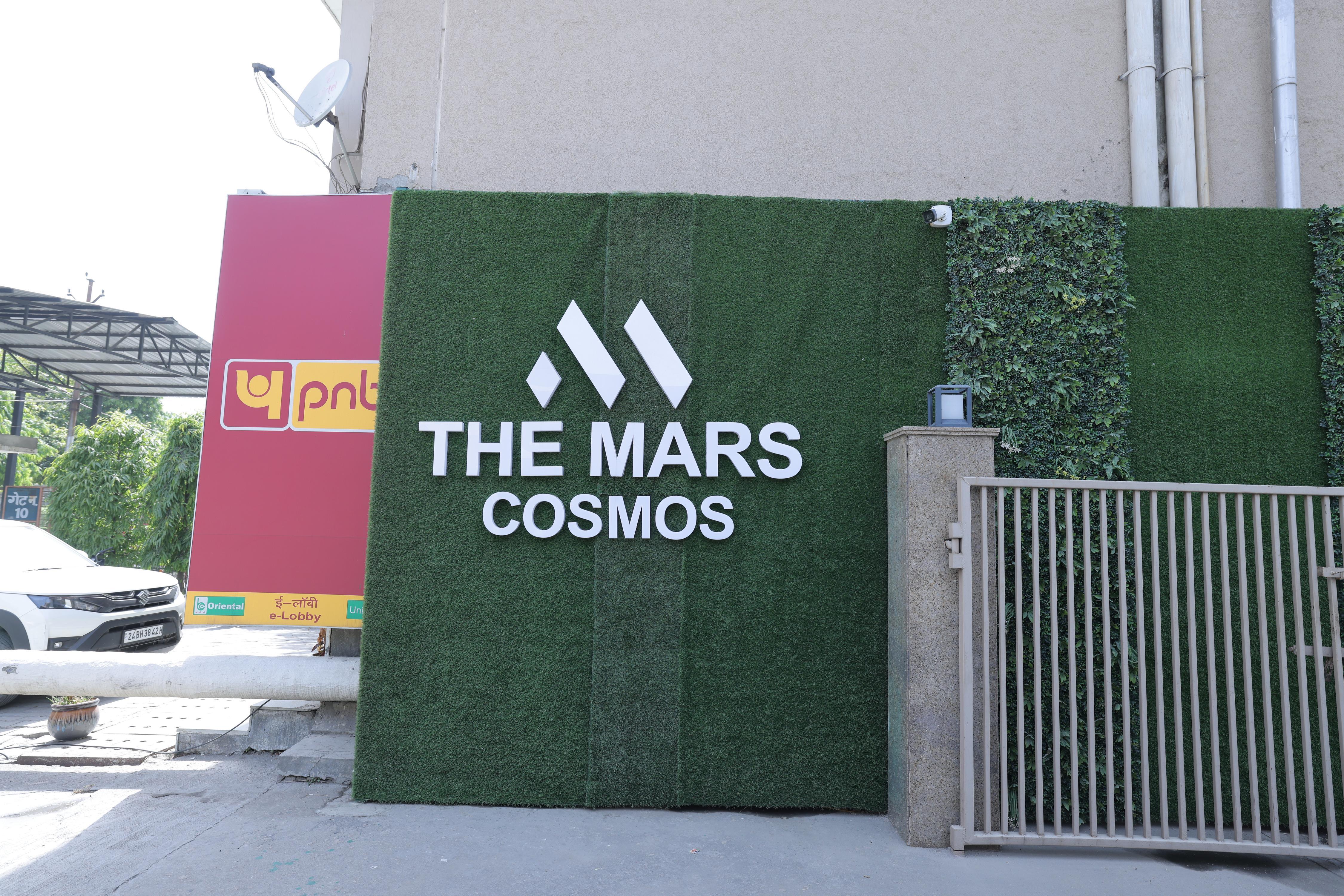 THE MARS COSMOS - Tap to explore photos