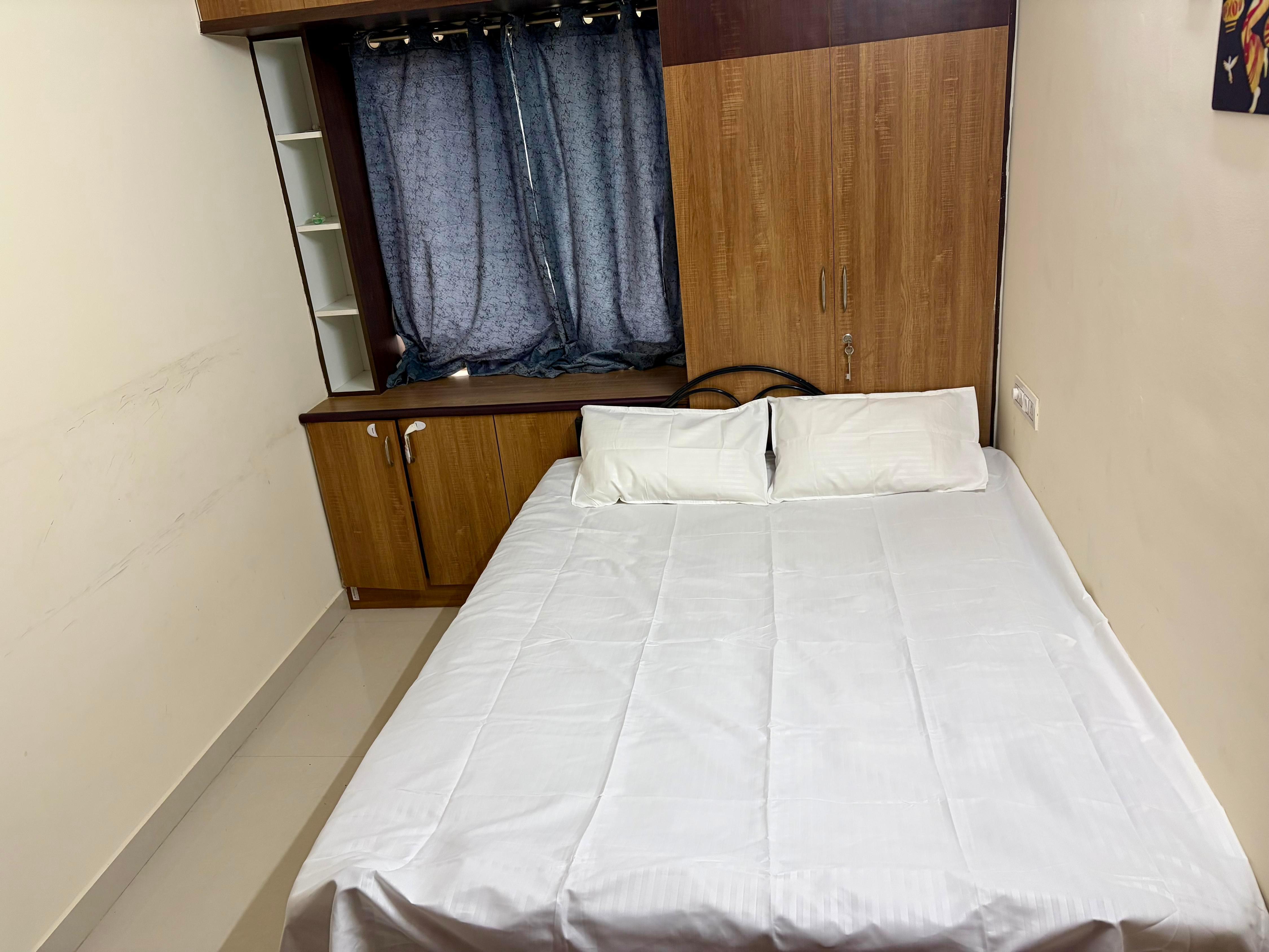 Cozy couple friendly 1 BHK flat near Wipro Kodathi - Tap to explore photos