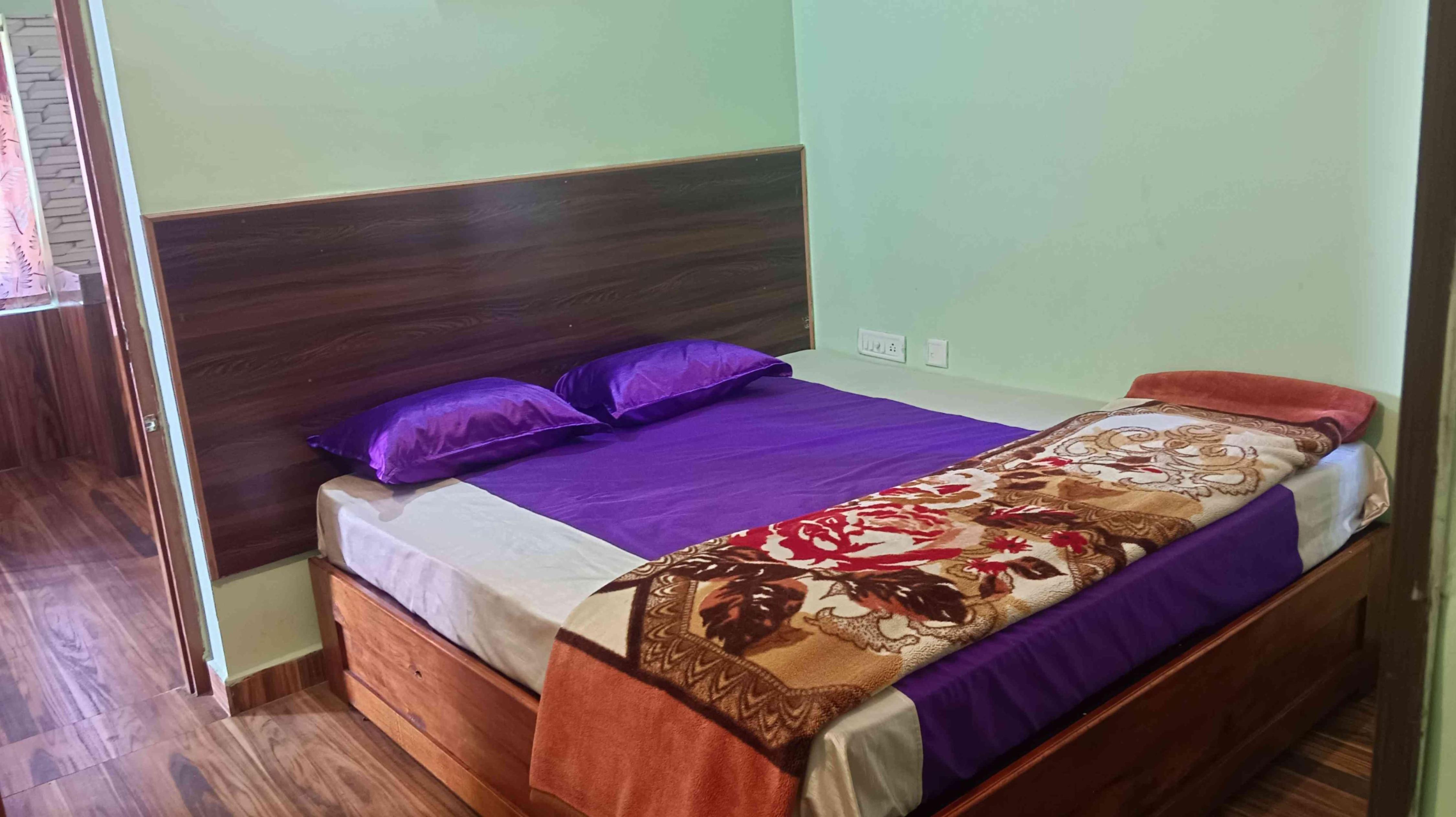 SkyView Green Park Homestay - Tap to explore photos