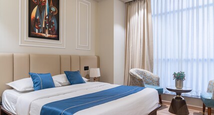 Grand Dularia, Banquet Hotel Room Type - Luxury King Bed with City View