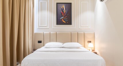 Grand Dularia, Banquet Hotel Room Type - Deluxe Room with City View King Bed