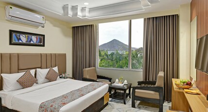 Clay Shivani by Soil to Soul - A Boutique Stay Room Type - Deluxe King City View