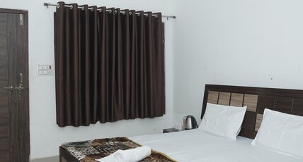 Omji Ashram Varanasi | Near Jageshwar Mahadev Room Type - Deluxe Room