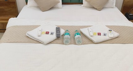 Hotel Crown Inn Room Type - Super Deluxe Room
