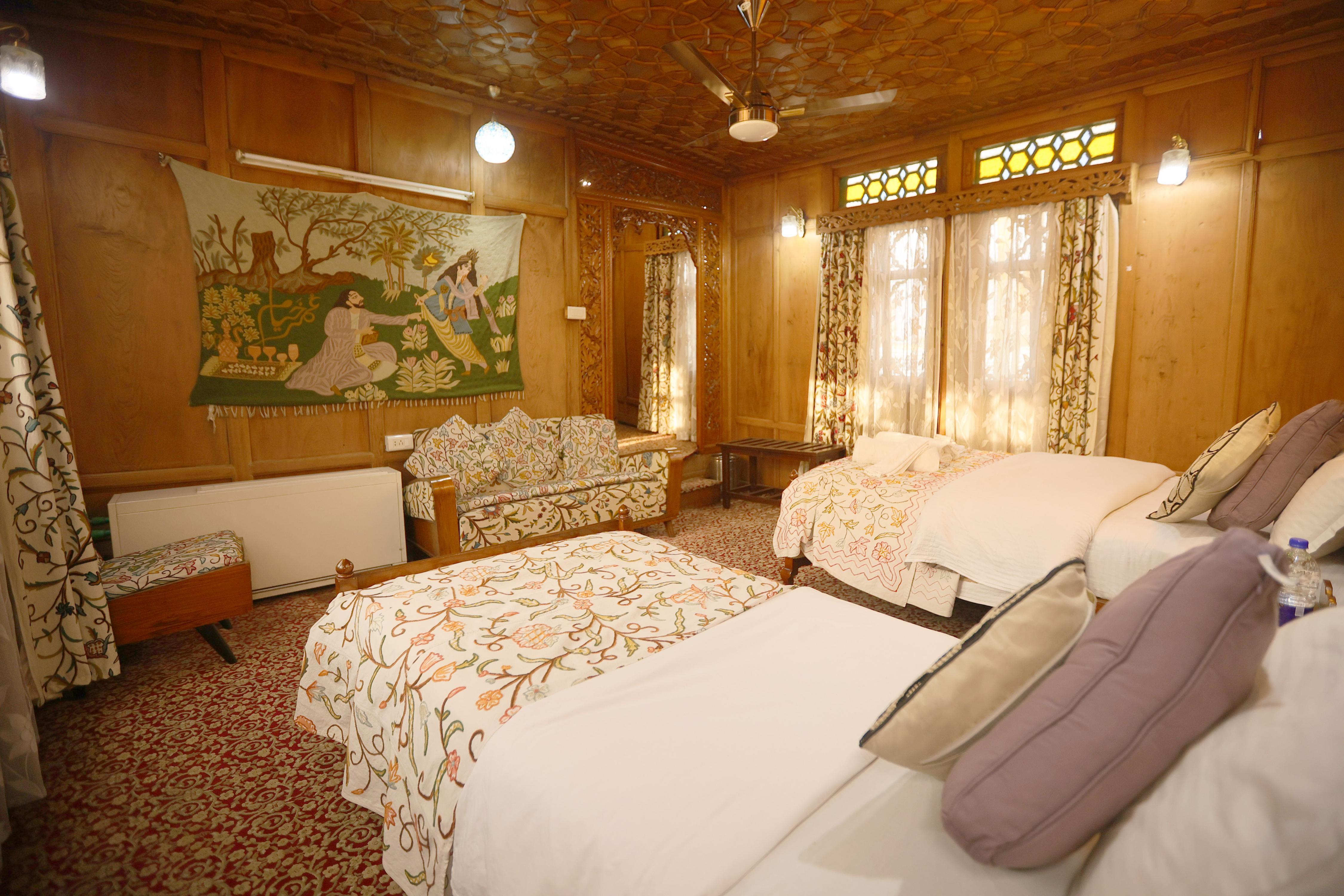 Mumtaz Palace Houseboats - Tap to explore photos