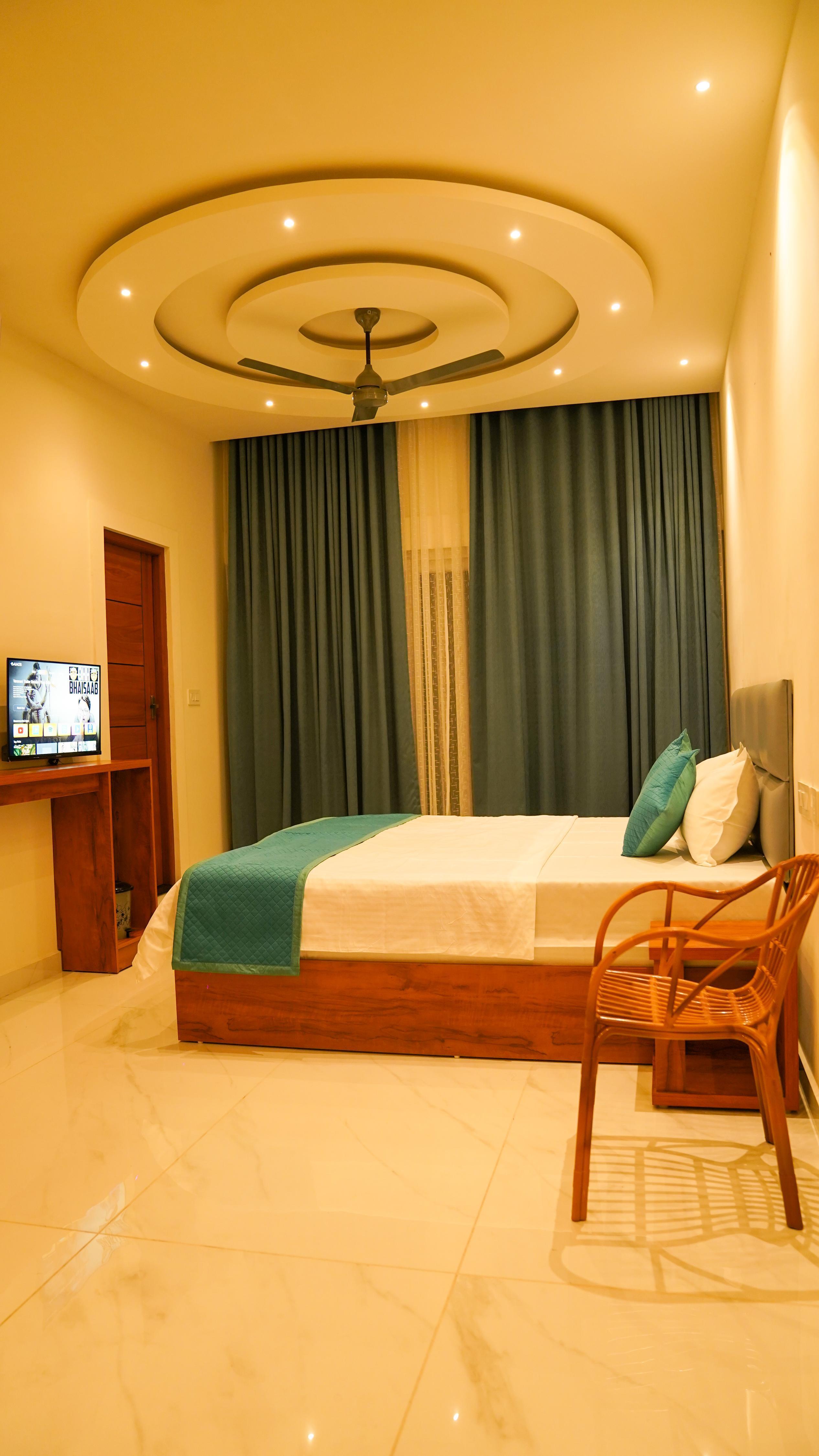 Venetian Capital Room Type - 303 Family Room with Balcony