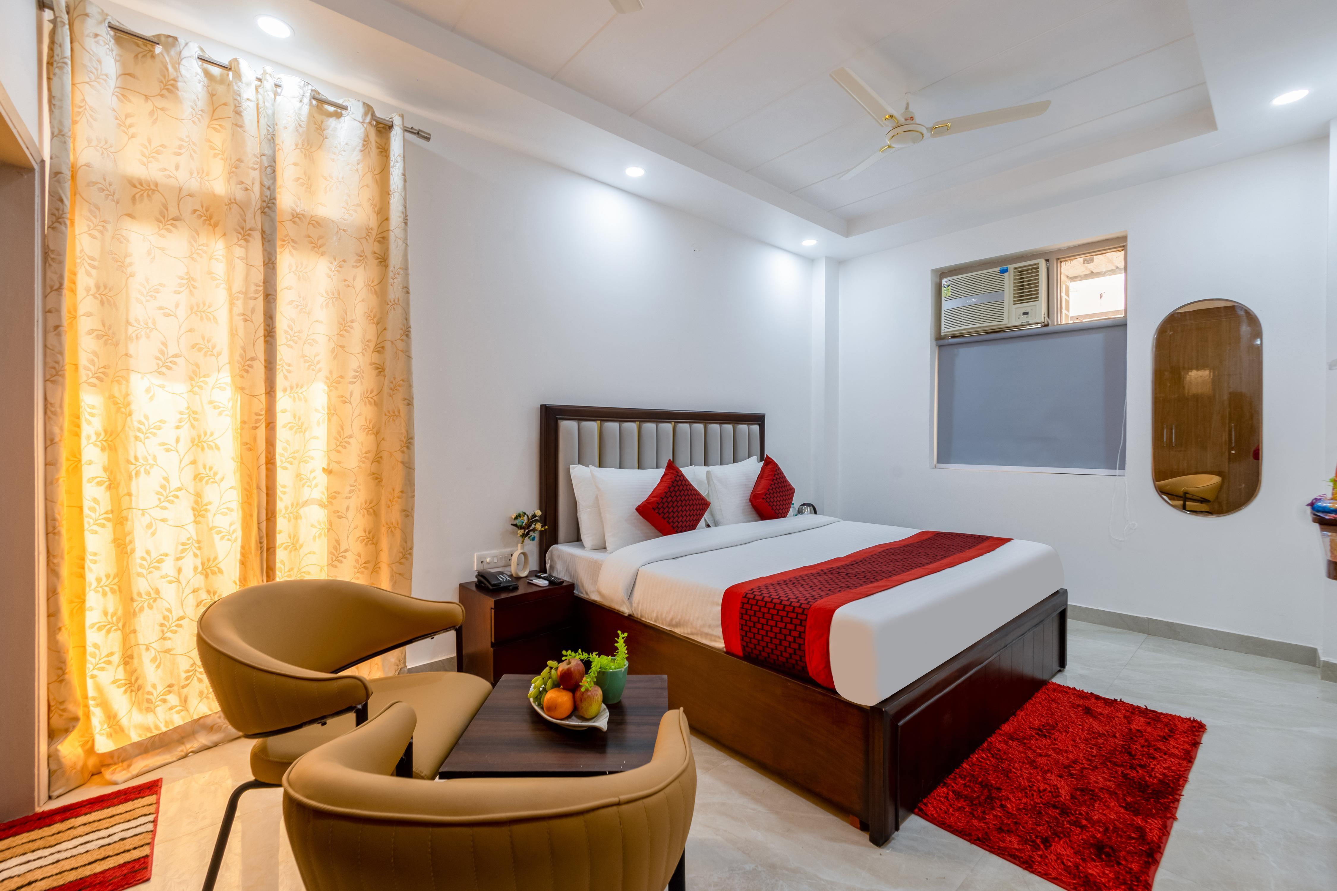 Hotel Park Tree, Sec-63A, Noida