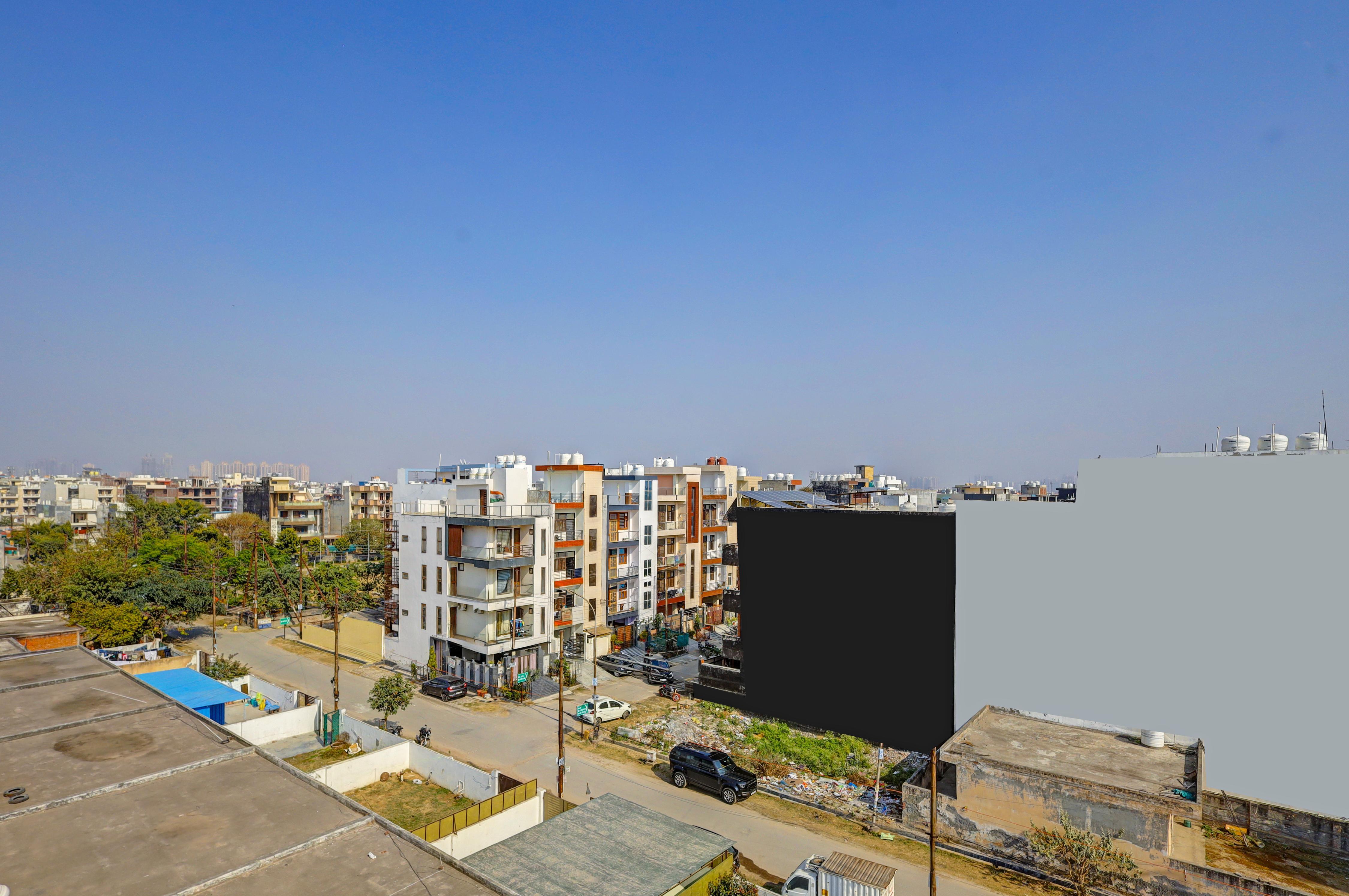 Hotel Park Tree, Sec-63A, Noida - Tap to explore photos