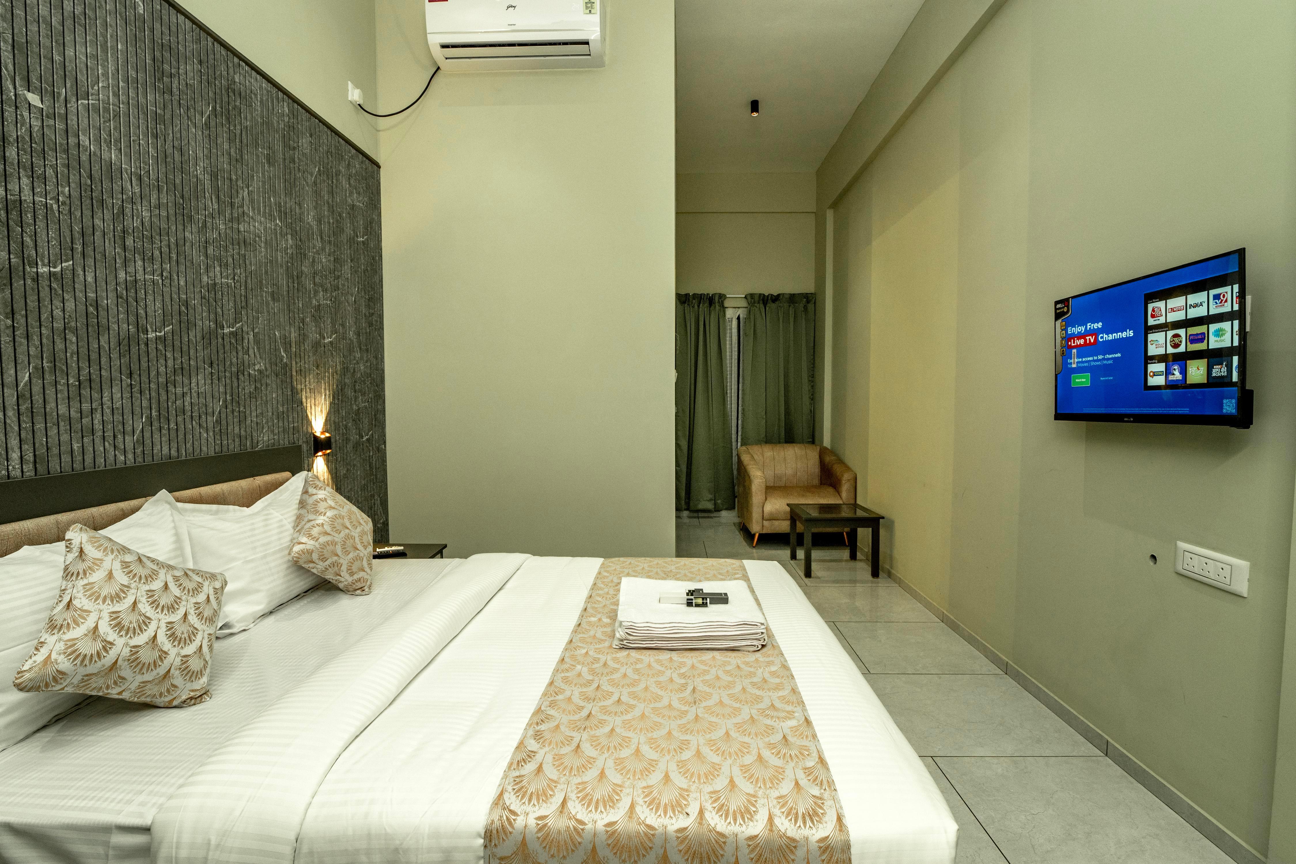 Zoho Suites - Tap to explore photos