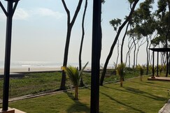 Flamingo Hotel & Resort