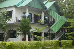 Address of 7th Mile Resort