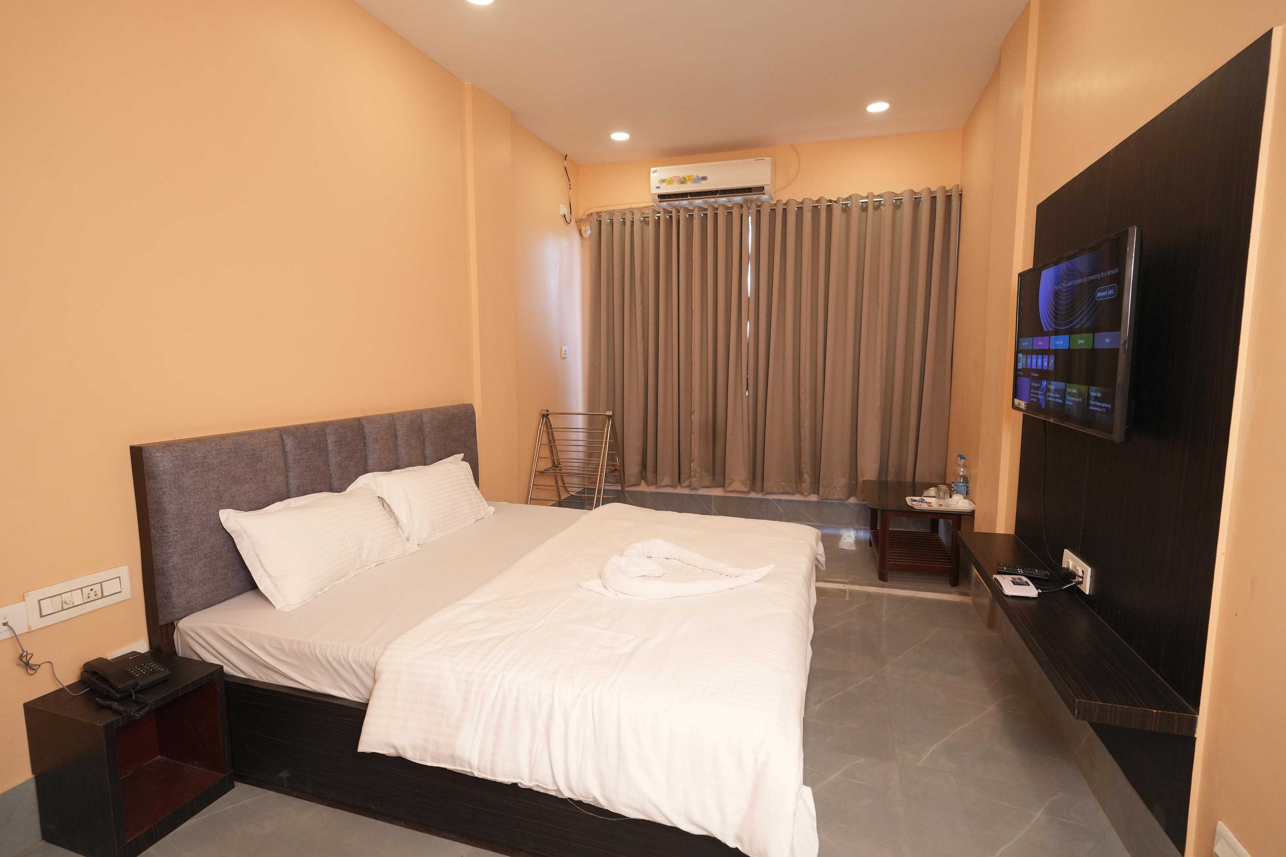 Hotel Sagar Priya - Tap to explore photos