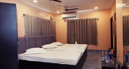Hotel Sagar Priya Room Type - Deluxe 3 bed