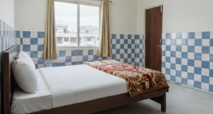 Radhika Sadan Guest House Room Type - Deluxe Ac Room