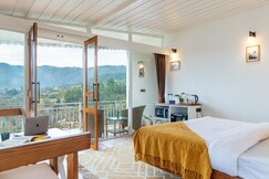 SaffronStays Prism Hill (Deluxe Room)