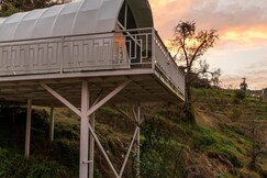 SaffronStays Prism Hill (Cocoon Suite)