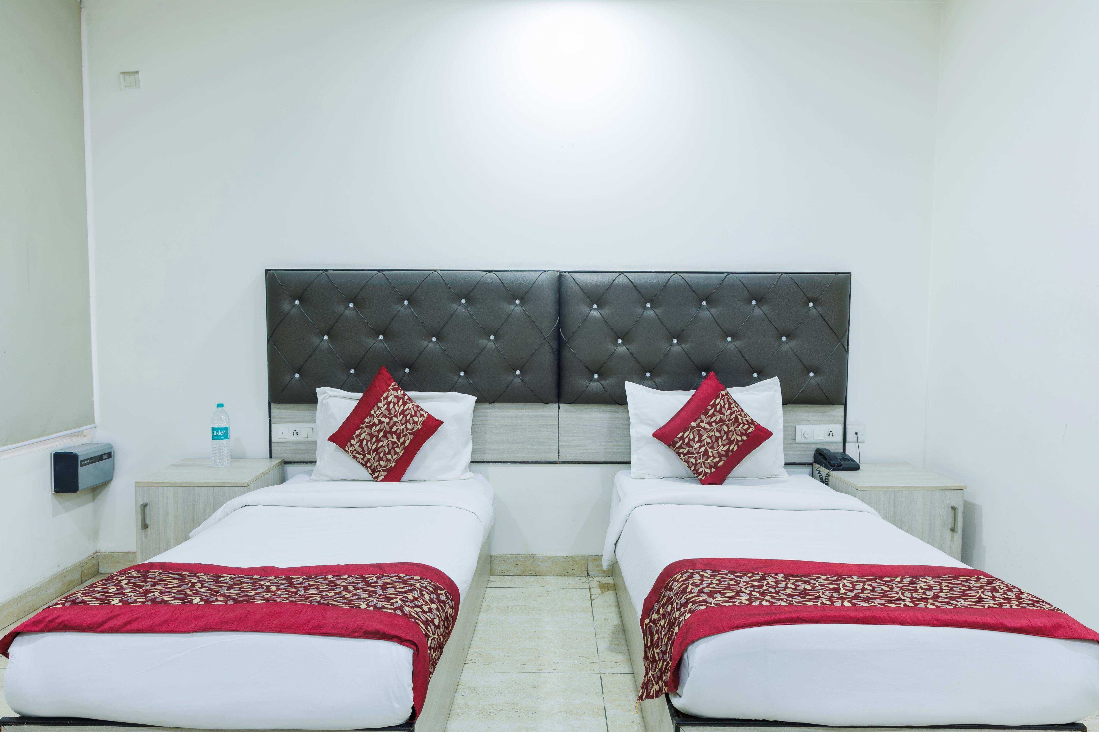 Hotel Ornate Residency Room Type - Twin Bed Room